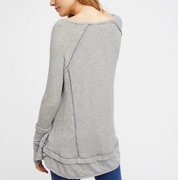Free People Laguna Tee V Neck LS Thumbhole Cuffs Thermal Drapey Grey Small NWT - Picture 2 of 11